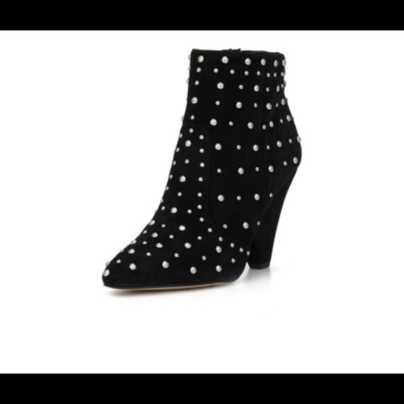 Boots - Picture 4 of 5